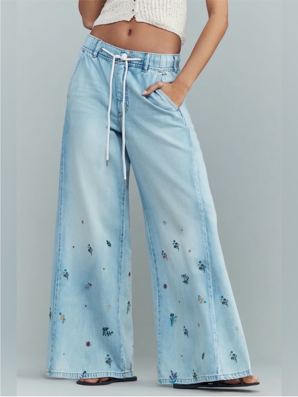 Anthropologie Pilcro Adi Mid-Rise Flare Ditsy Jeans, Size S
